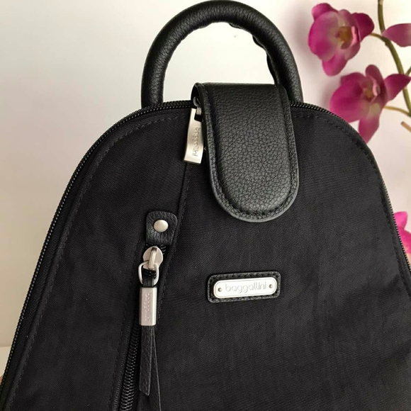 NWT BAGGALLINI METRO BACKPACK SLING BAG - Picture 13 of 15